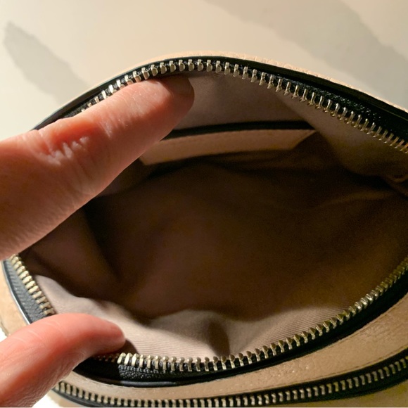 Marc Jacobs crossbody bag 😊 - Picture 5 of 8